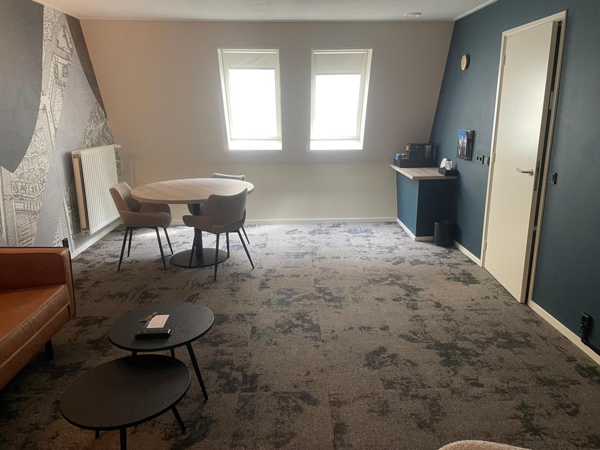 Junior Suite,1697779737:JPEG